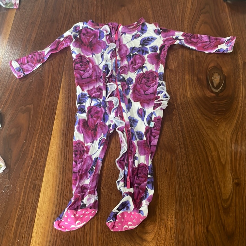 Posh peanut newborn footie